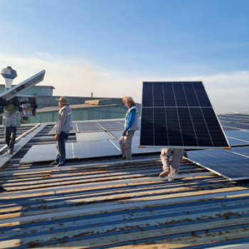 Lắp Đặt Năng Lượng Mặt Trời Cho Trạm Sạc Xe Điện Tại Kom Tum