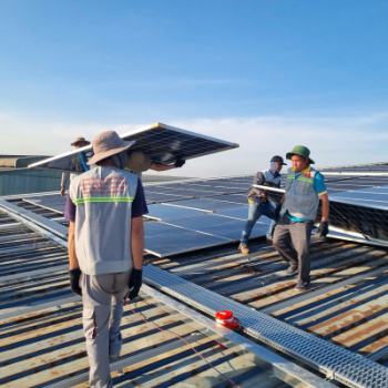 Lắp Đặt Năng Lượng Mặt Trời Cho Trạm Sạc Xe Điện Tại Lâm Đồng